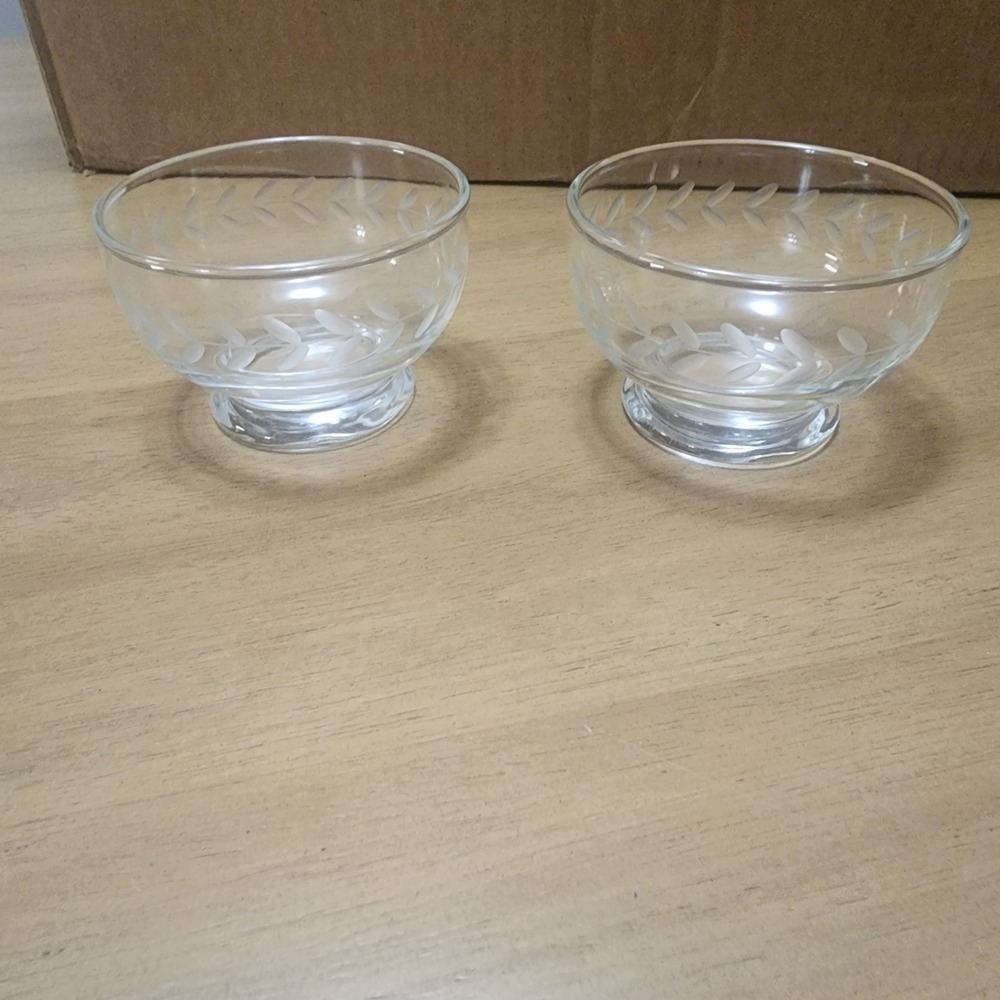 Vintage Clear Glass Anchor Hocking Dessert Bowls Etched Laurel Leaf Series Qty 2